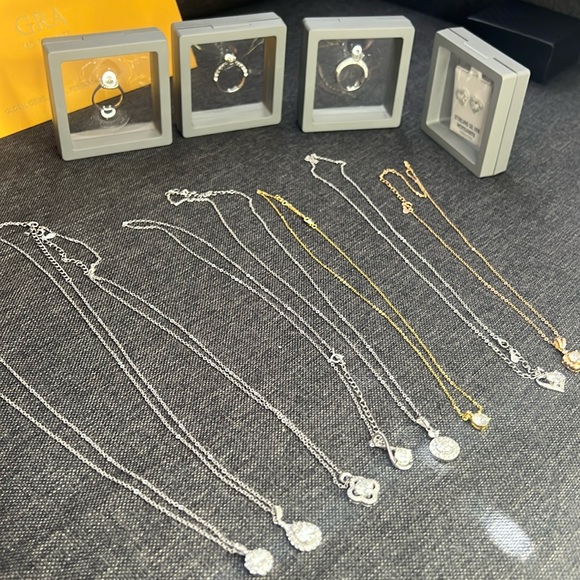 Moissanite Diamonds - Picture 2 of 7